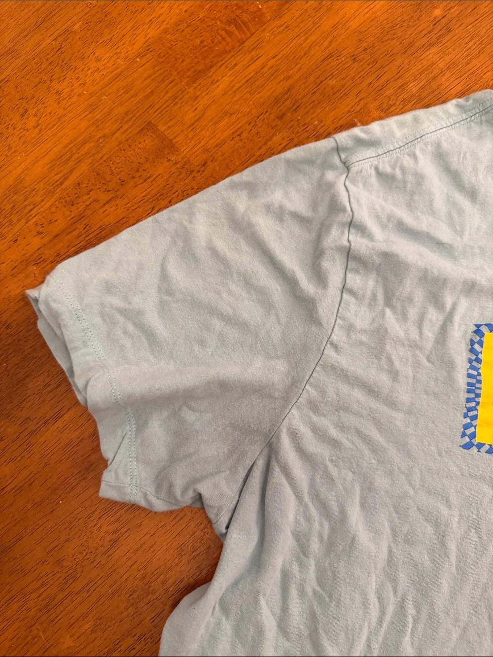 Nike Light Blue Short Sleeve Tee with Yellow Sun & Pink Graphic xl